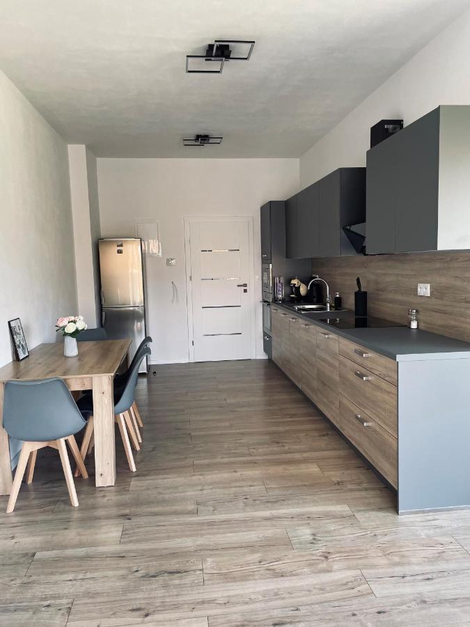 Apartmany 400 Велика Ломниця Екстер'єр фото